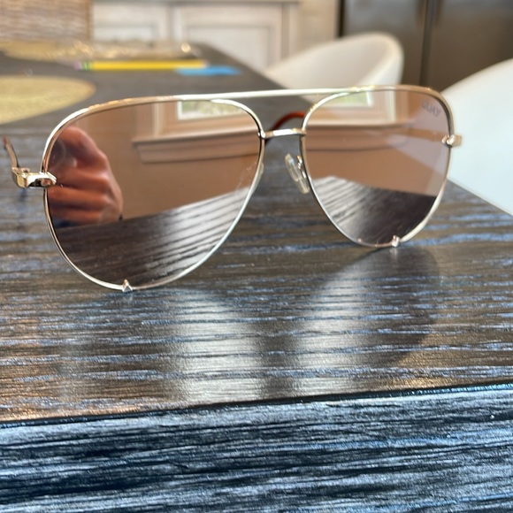 Gold High Key Quay x Desi Perkins aviator sunglasses - Picture 14 of 15